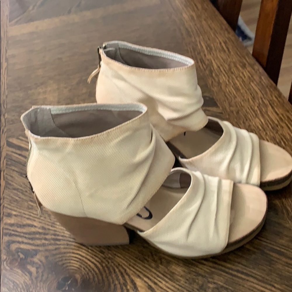 OTBT - Patchouli size 9.5M - never worn